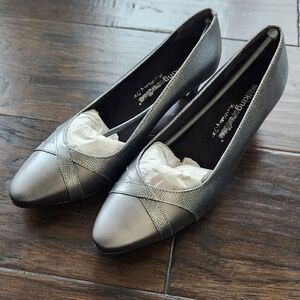 Walking Cradles, Intro, Women’s size 7.5